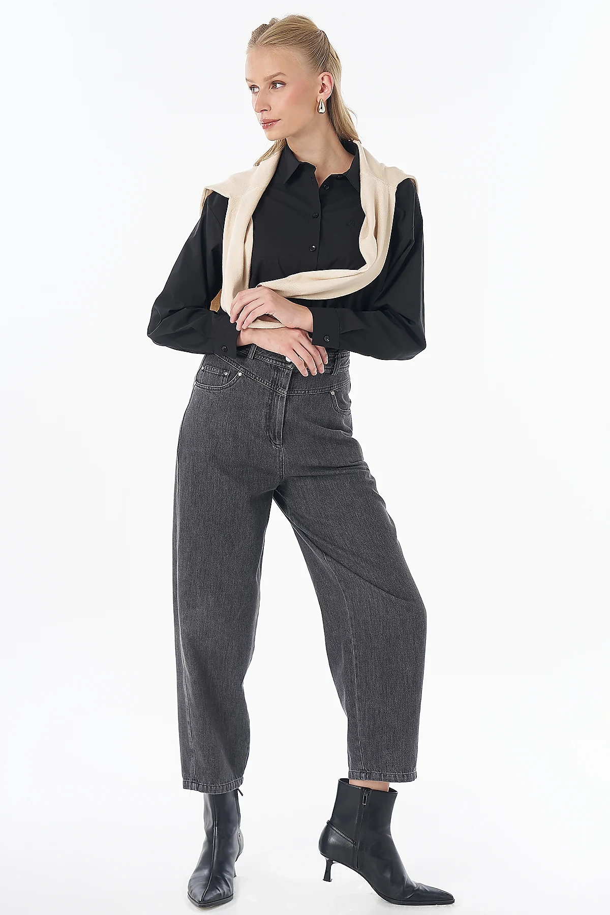 Washed Carrot-Leg Trousers Black