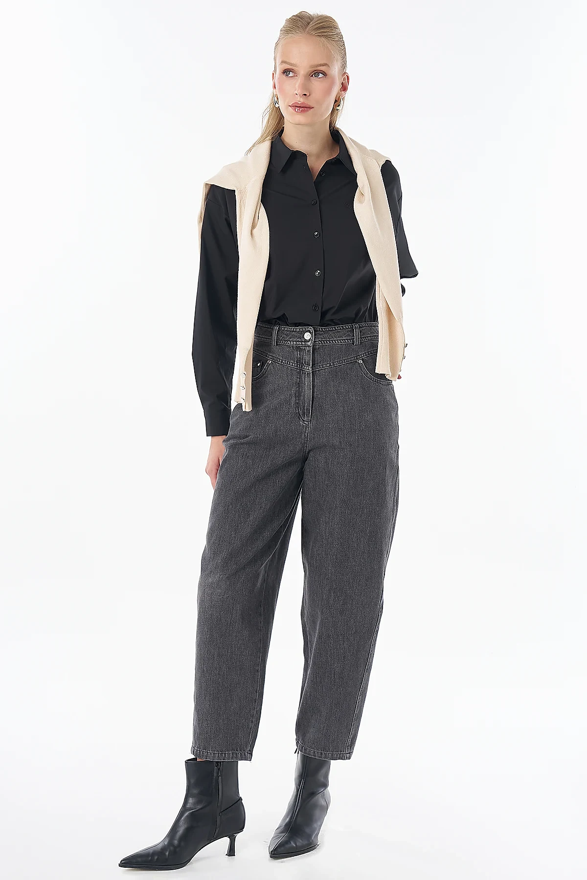 Washed Carrot-Leg Trousers Black