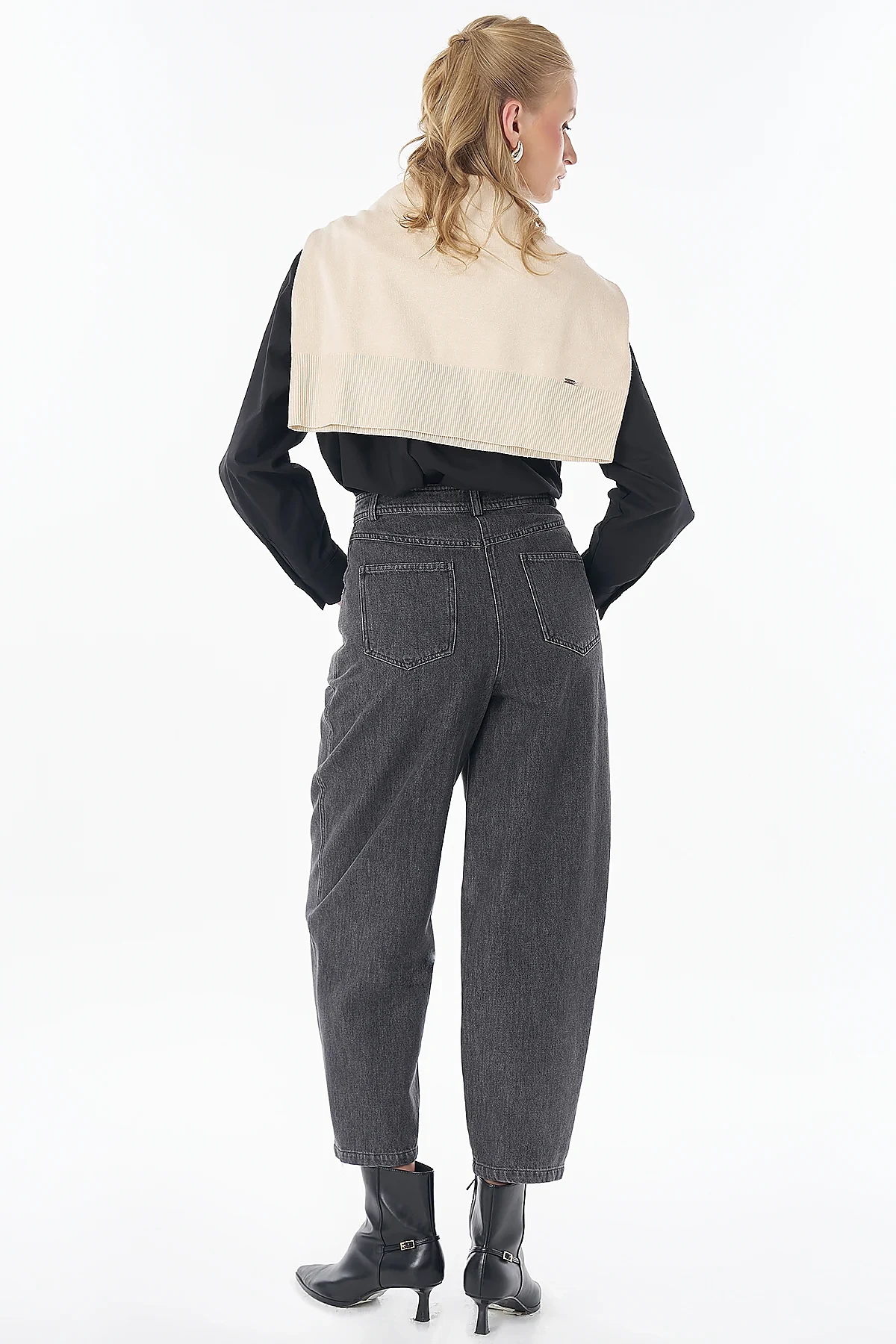 Washed Carrot-Leg Trousers Black