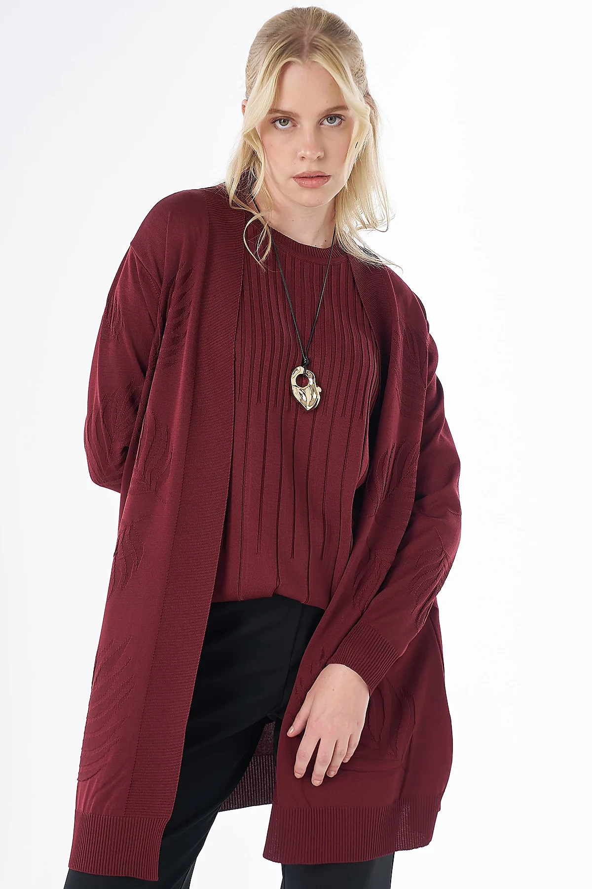 Leaf Pattern Knit Cardigan Burgundy