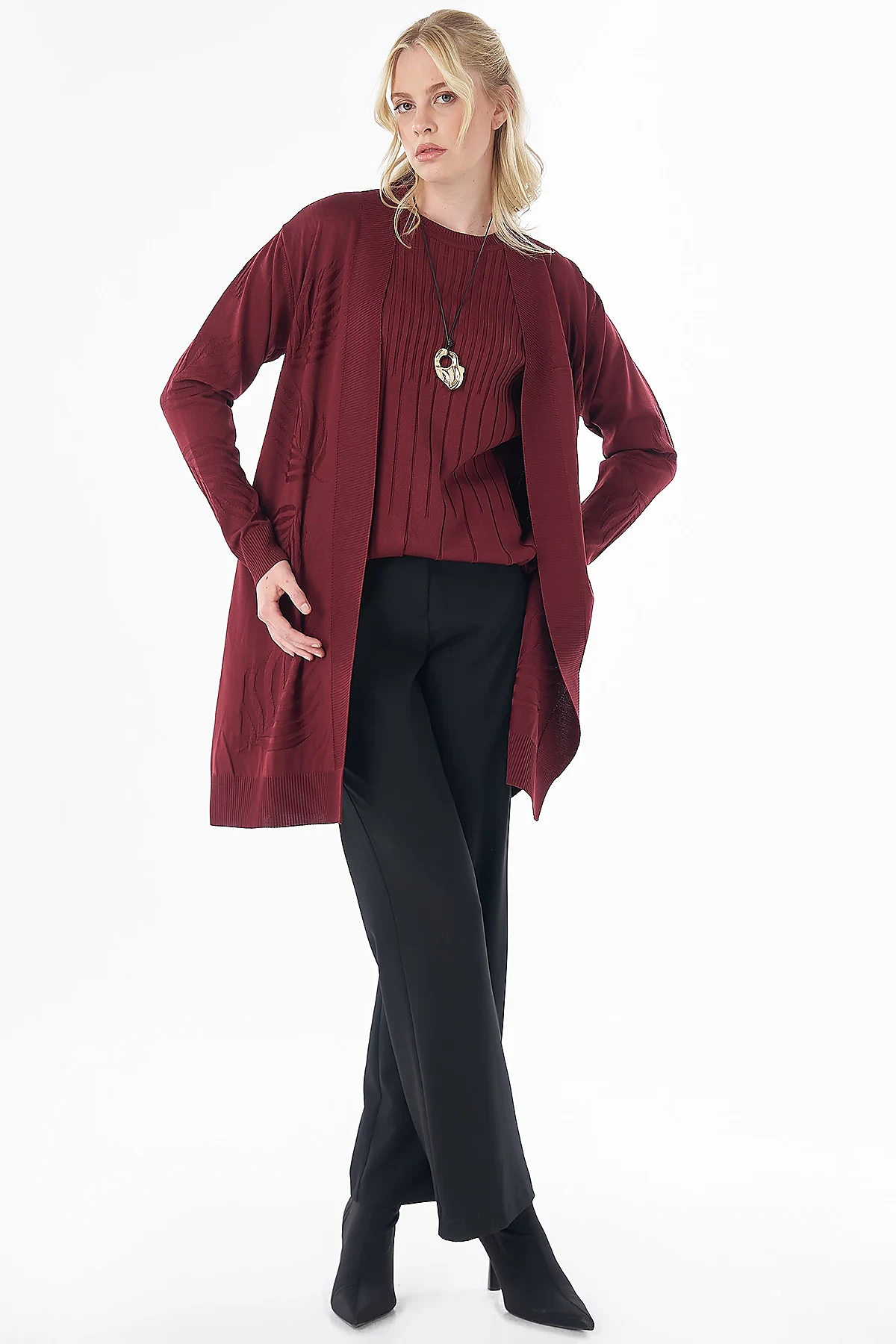 Leaf Pattern Knit Cardigan Burgundy