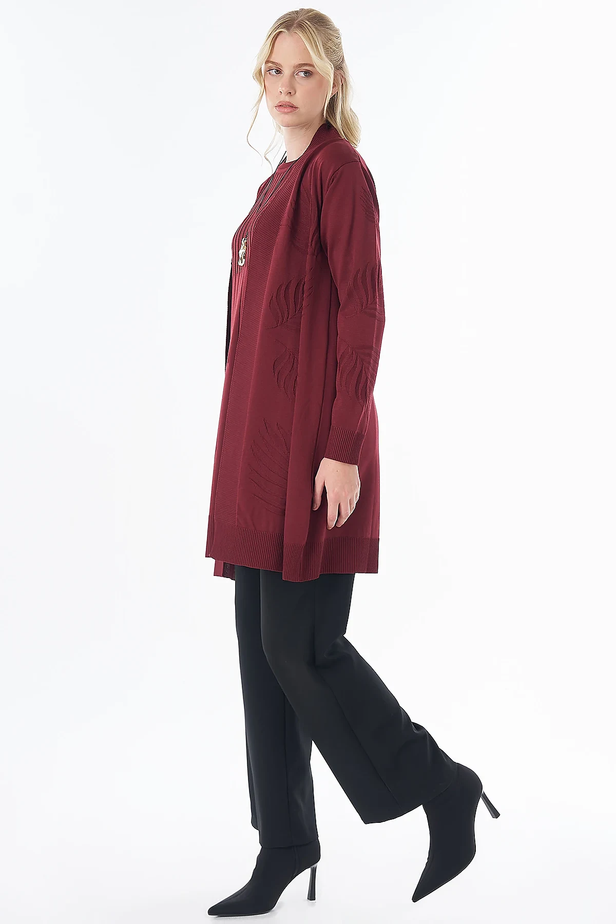 Leaf Pattern Knit Cardigan Burgundy