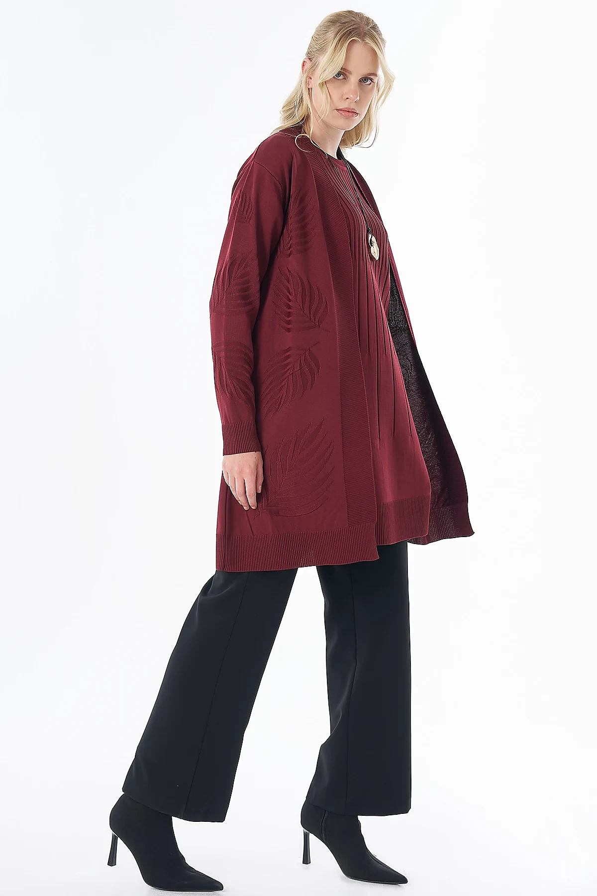 Leaf Pattern Knit Cardigan Burgundy