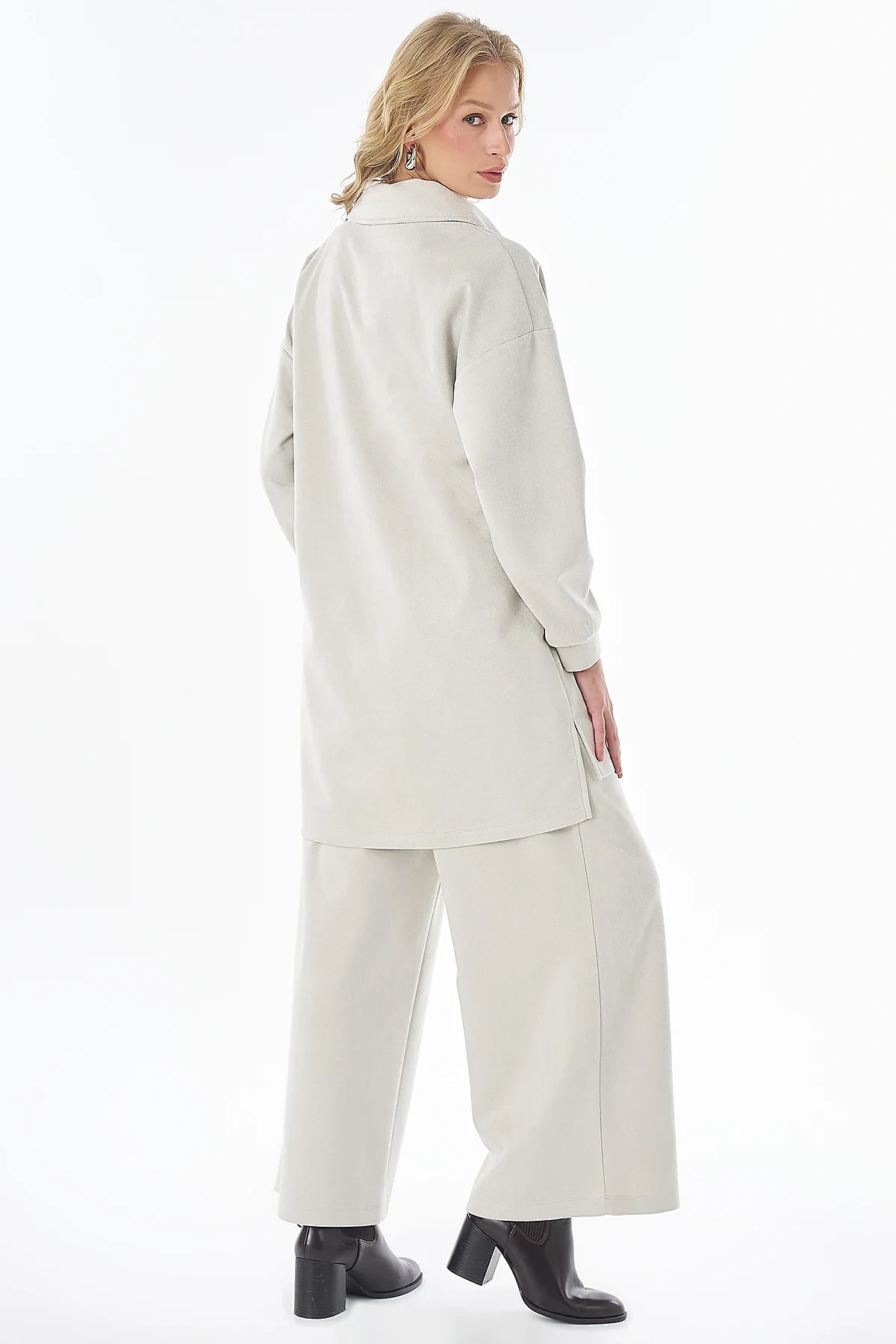 Wide-Collar Suede Two-Piece Set Gray