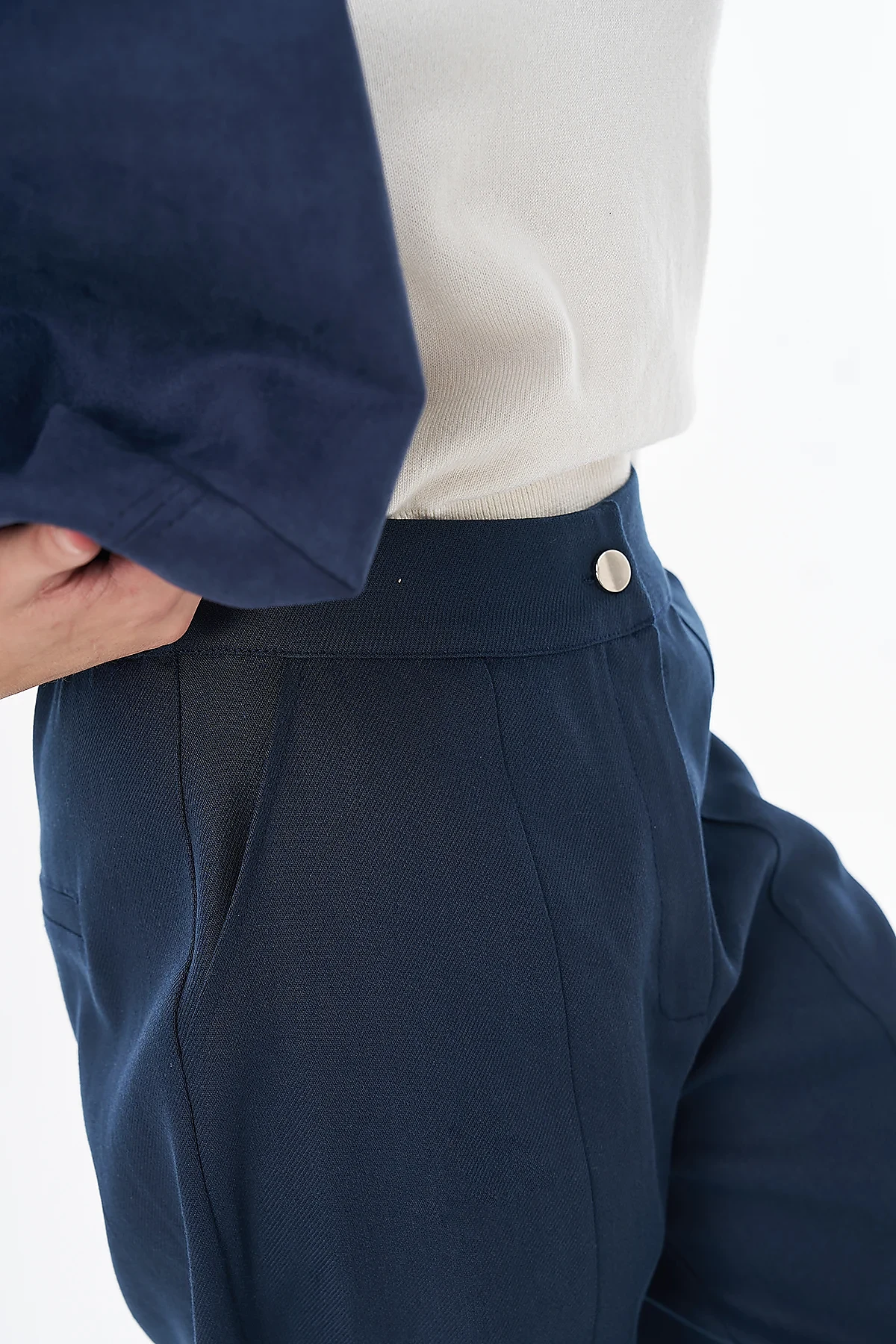 Stitch-Detail High-Waisted Pants Navy