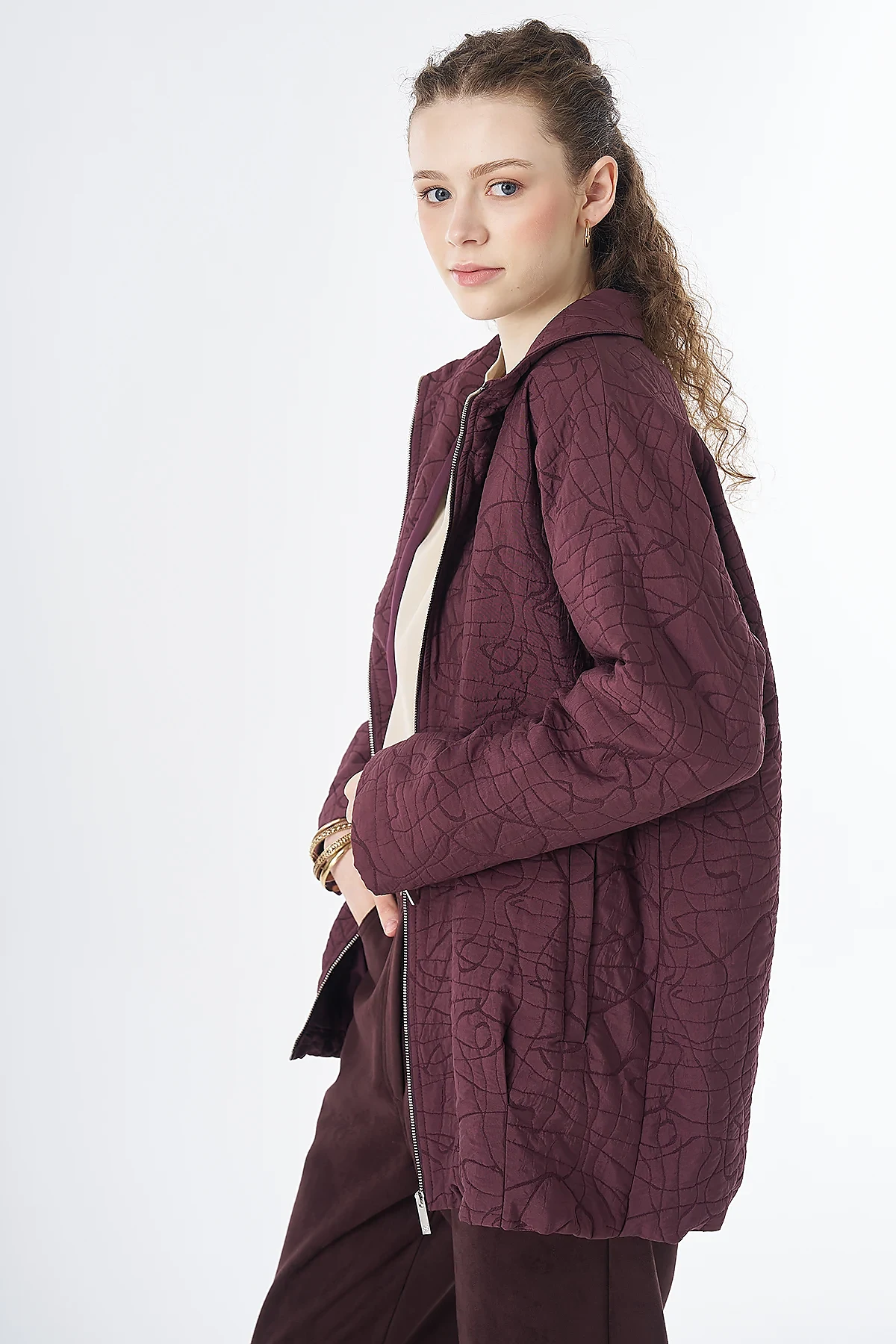 Stand-Up Collar Quilted Jacket Burgundy