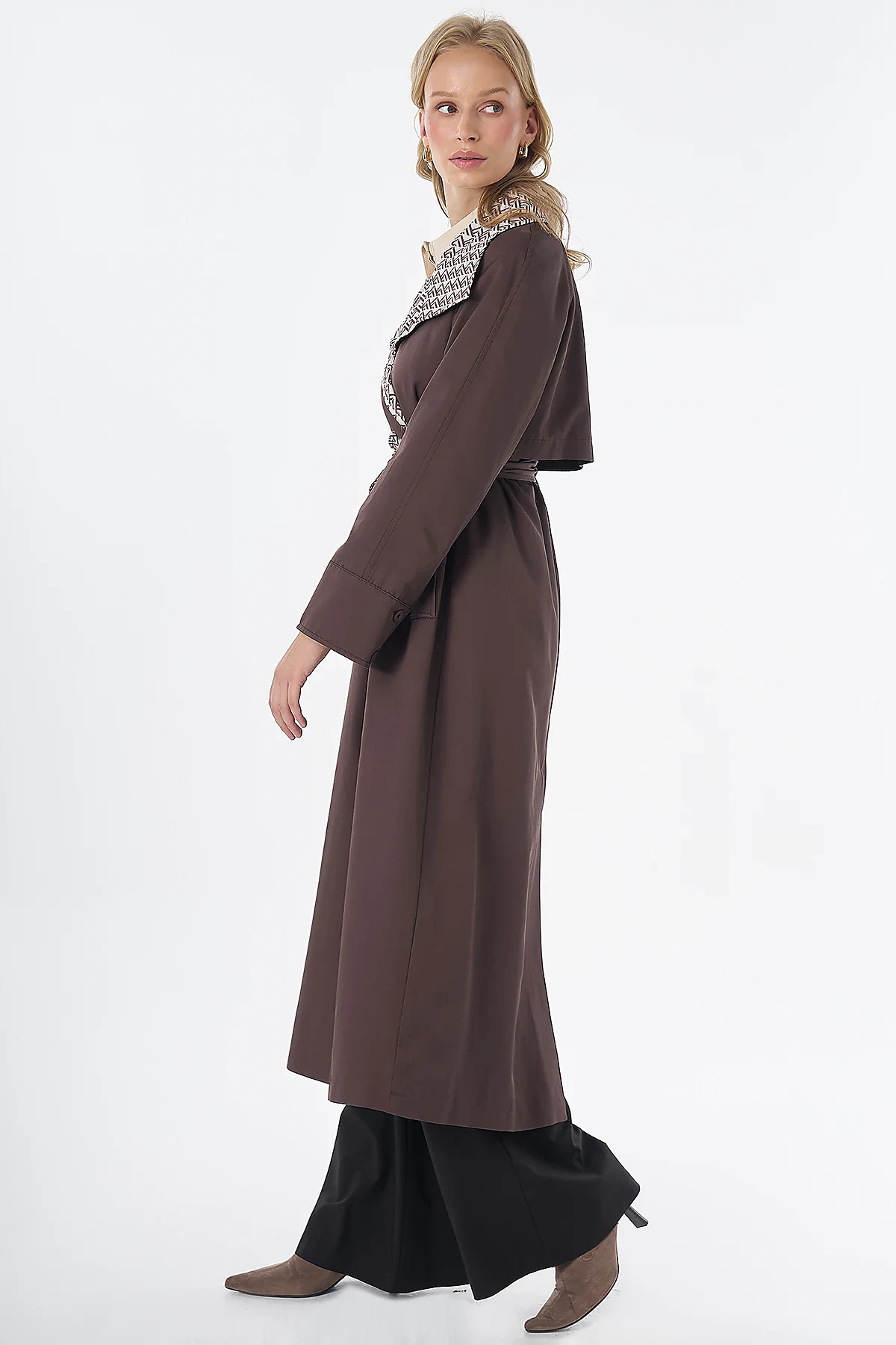 Contrast Detail Trench Coat Brown