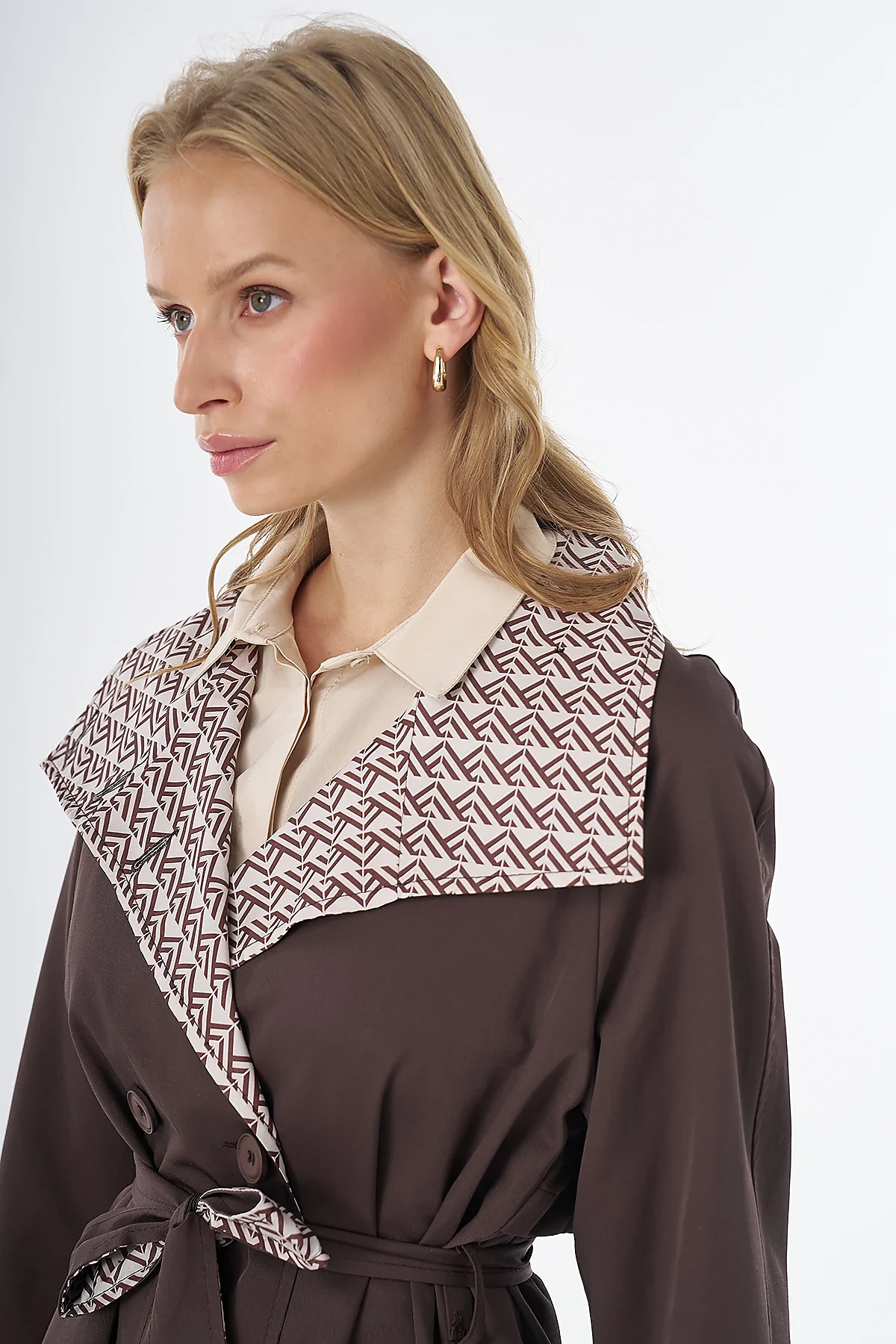 Contrast Detail Trench Coat Brown