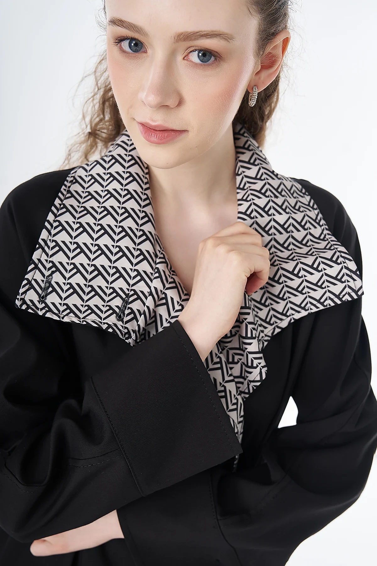 Contrast Detail Trench Coat Black