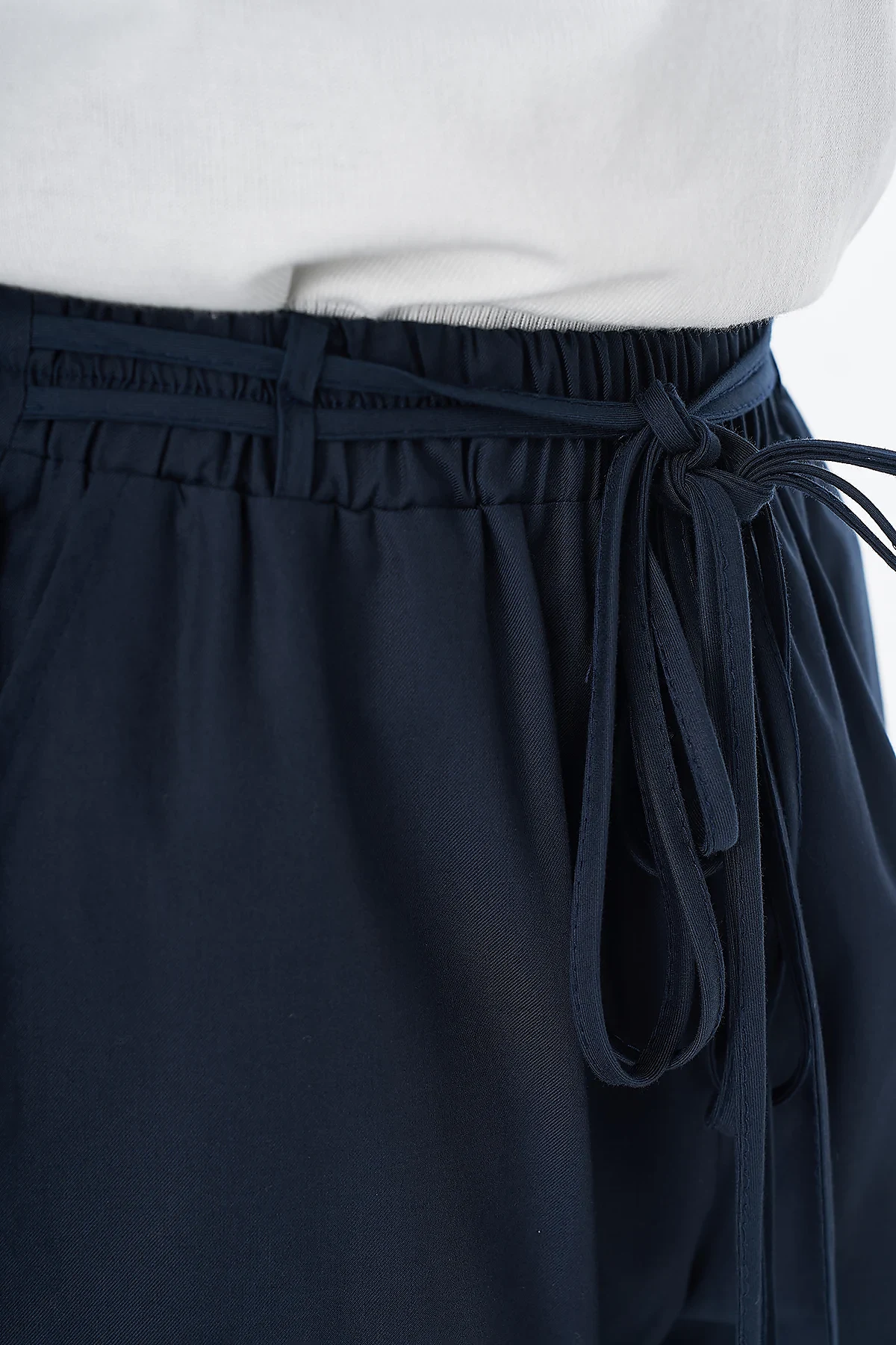 High-Waisted Lyocell Trousers Navy
