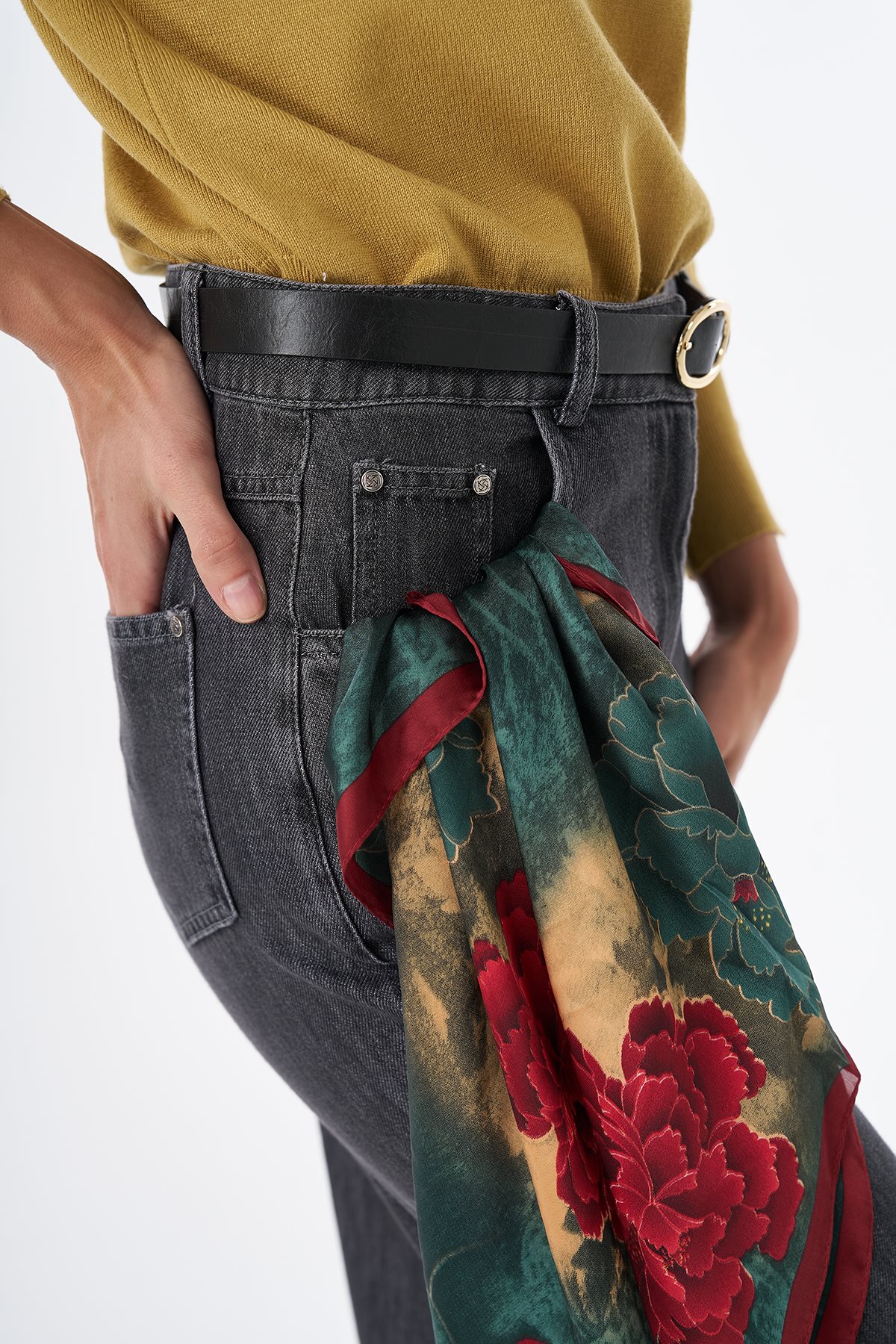 Toka Detaylı Denim Pantolon Siyah