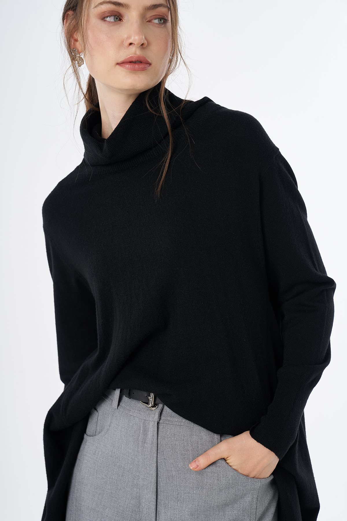 Asymmetrical Cut Knitted Tunic Black
