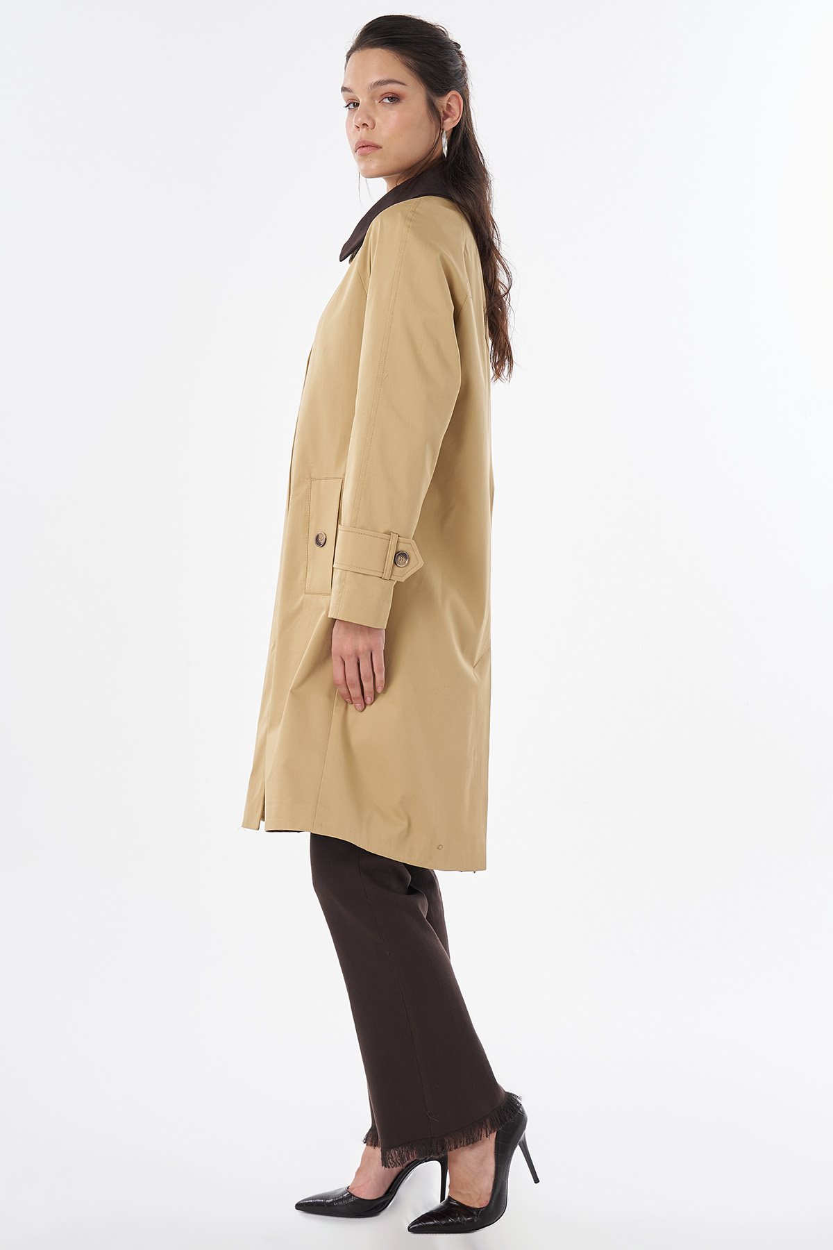 Collar-Detail Trench Coat Beige