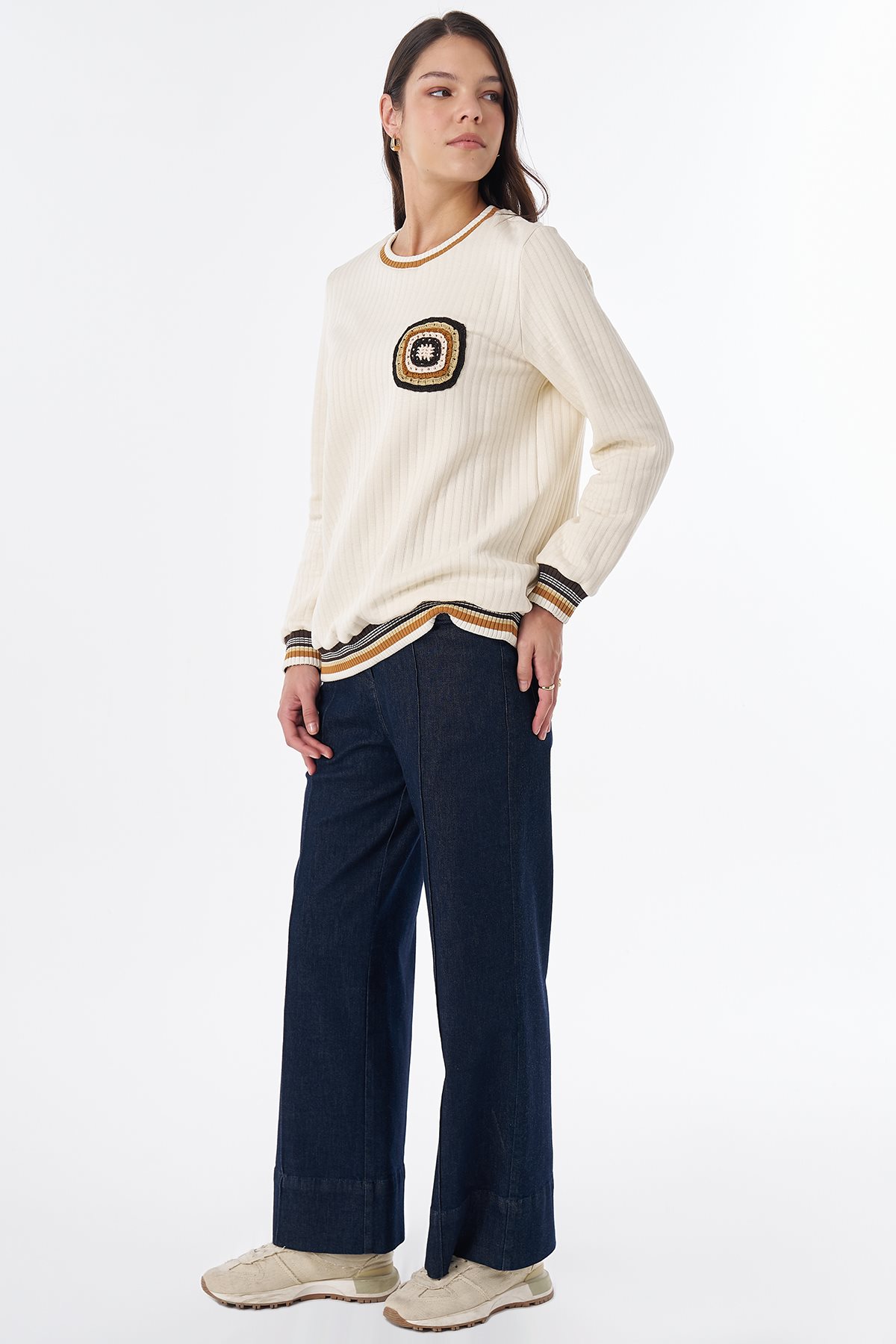 Motif Detaylı Sweatshirt Krem