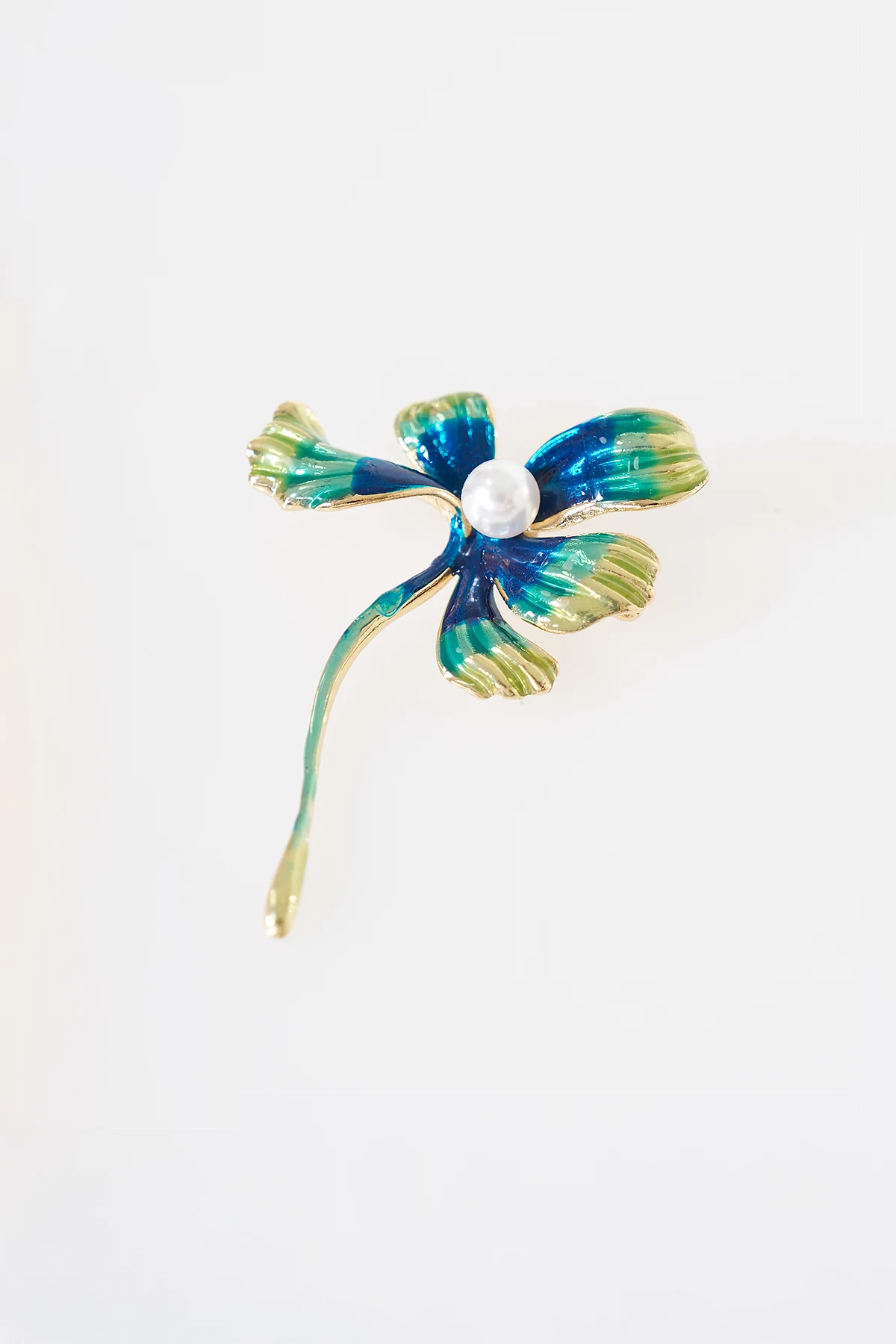 Pearl Detail Flower Motif Brooch Gold