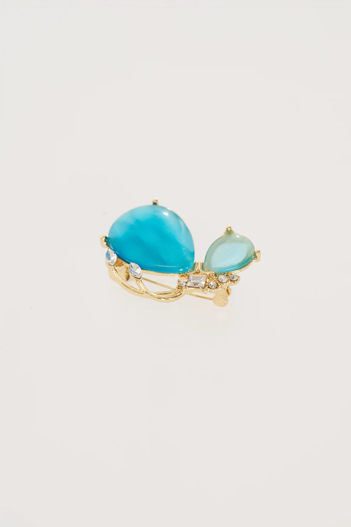 Teardrop-Shaped Brooch Gold