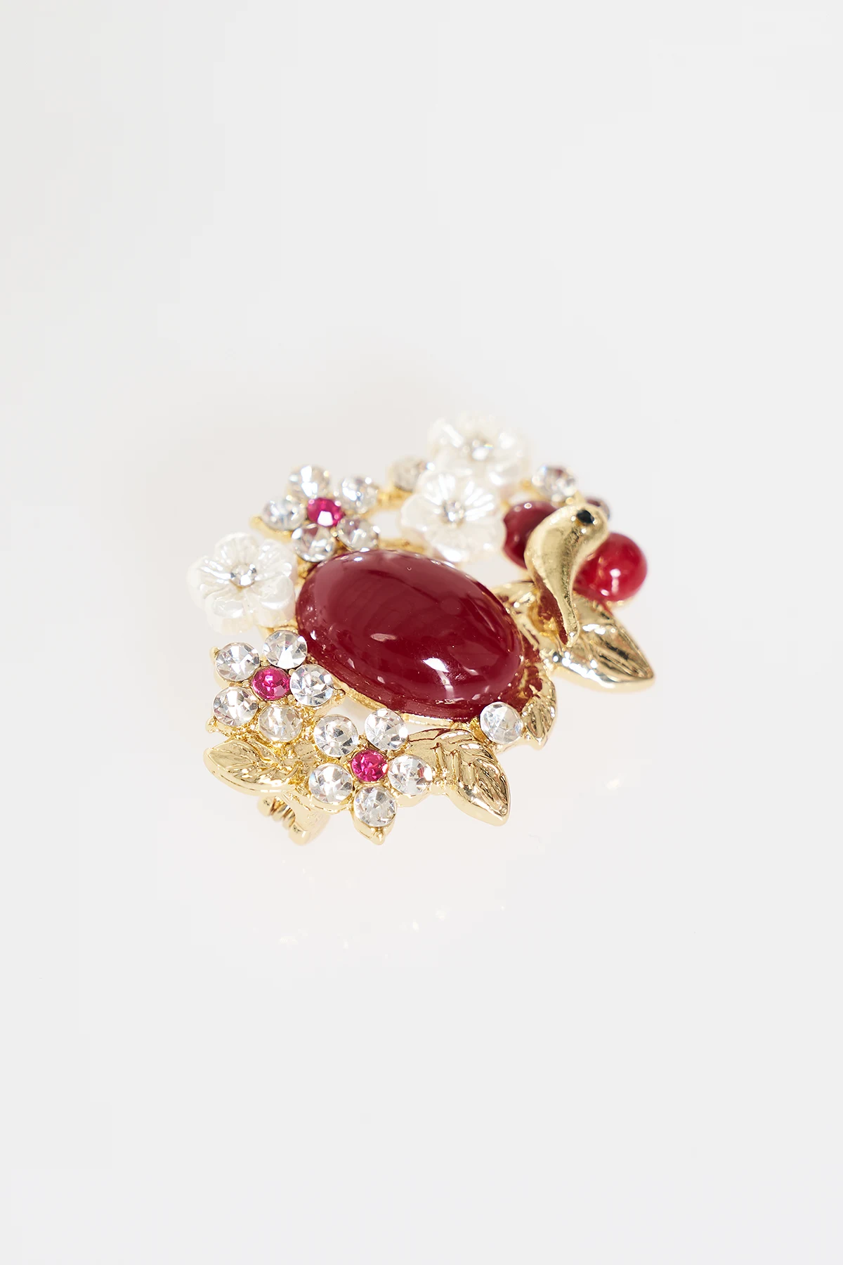 Mother-of-Pearl Flower Brooch Gold