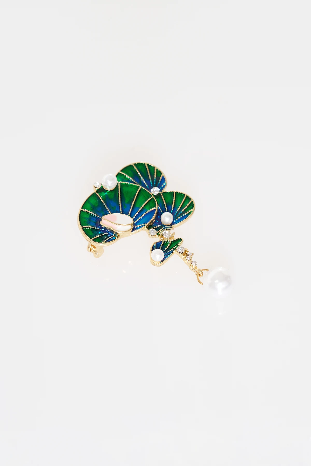 Lotus Leaf Brooch Gold