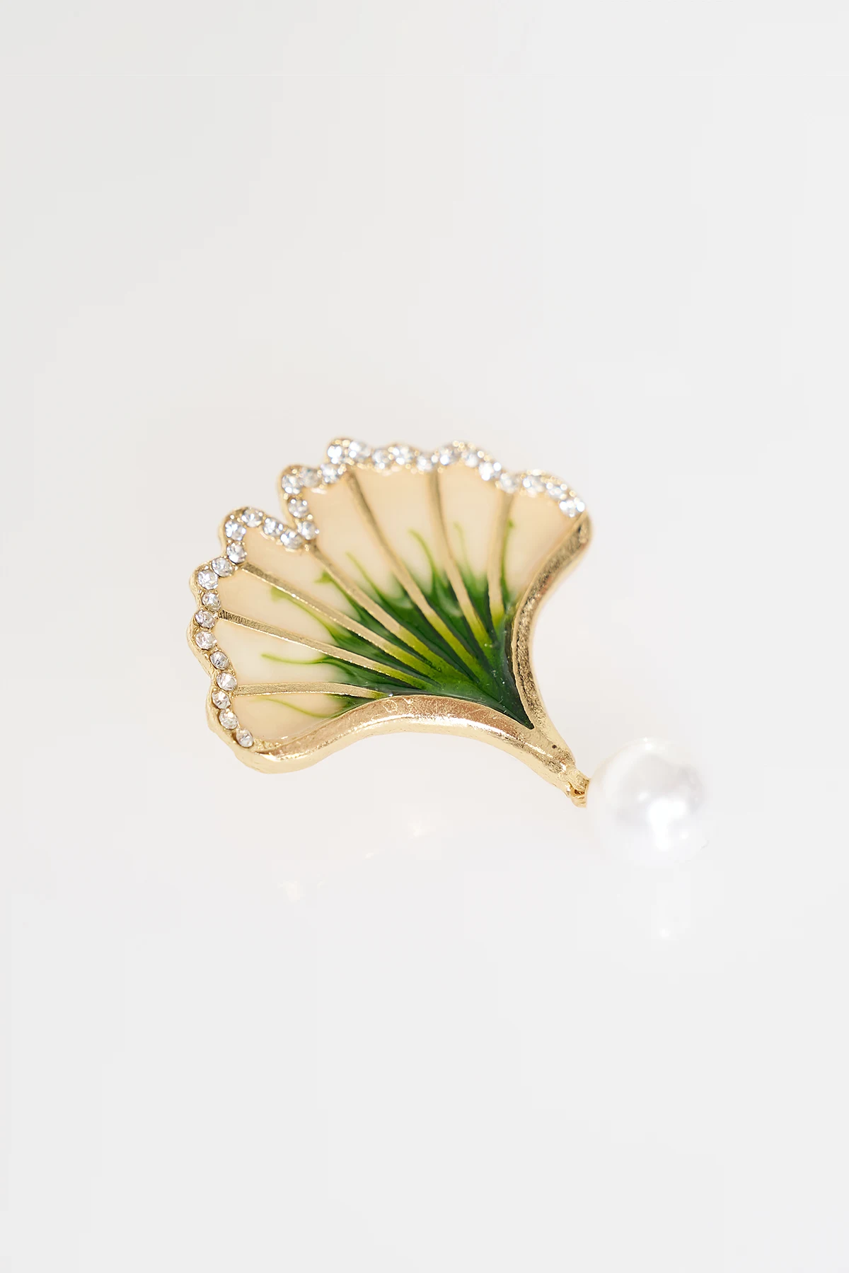 Ginkgo Leaf Brooch Gold