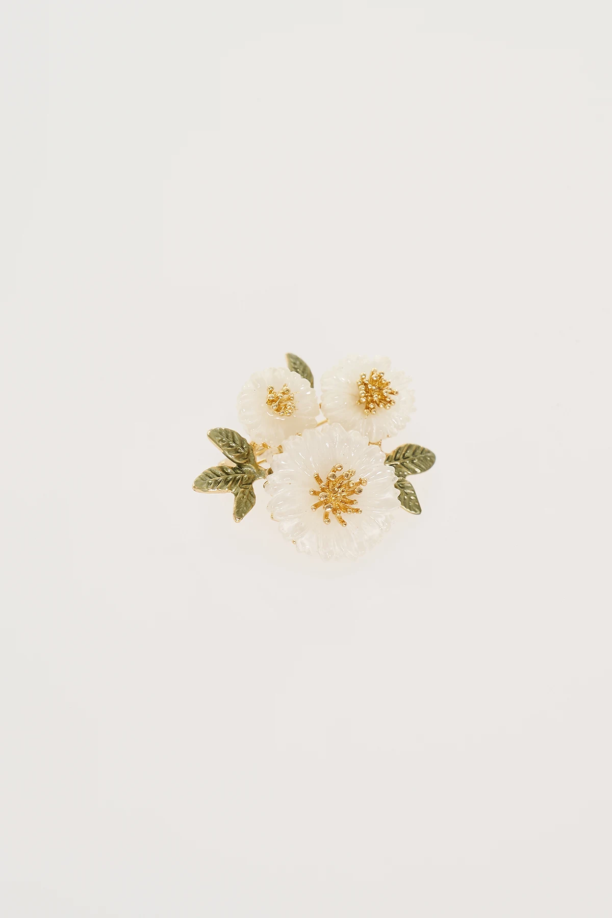 Chrysanthemum Brooch Gold