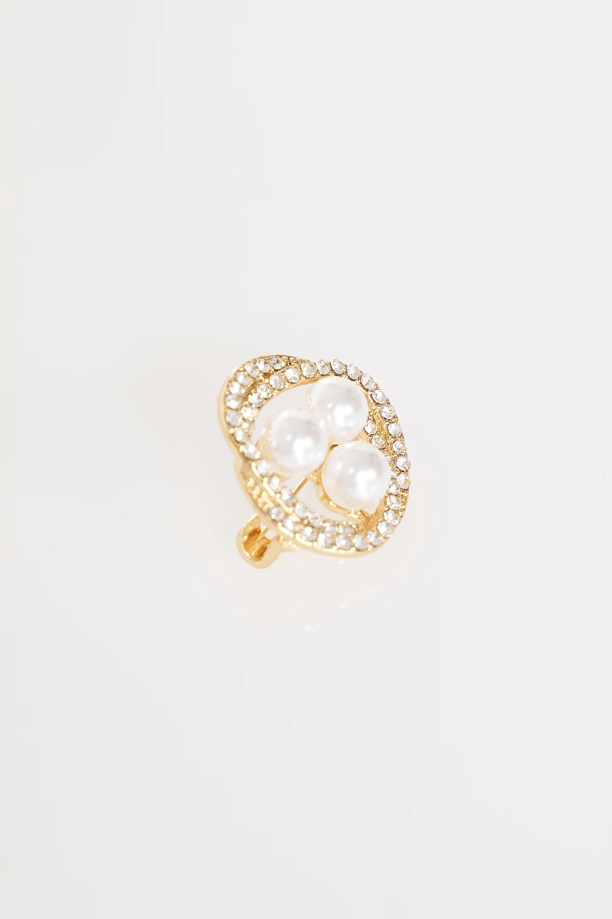 Triple Pearl Detail Brooch Gold